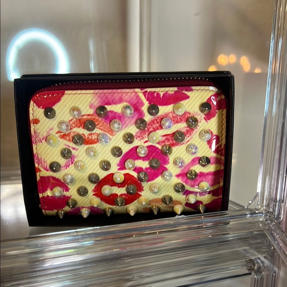 💋💋Christian Louboutin Studded Wallet - Pink and Cream💋💋💋
